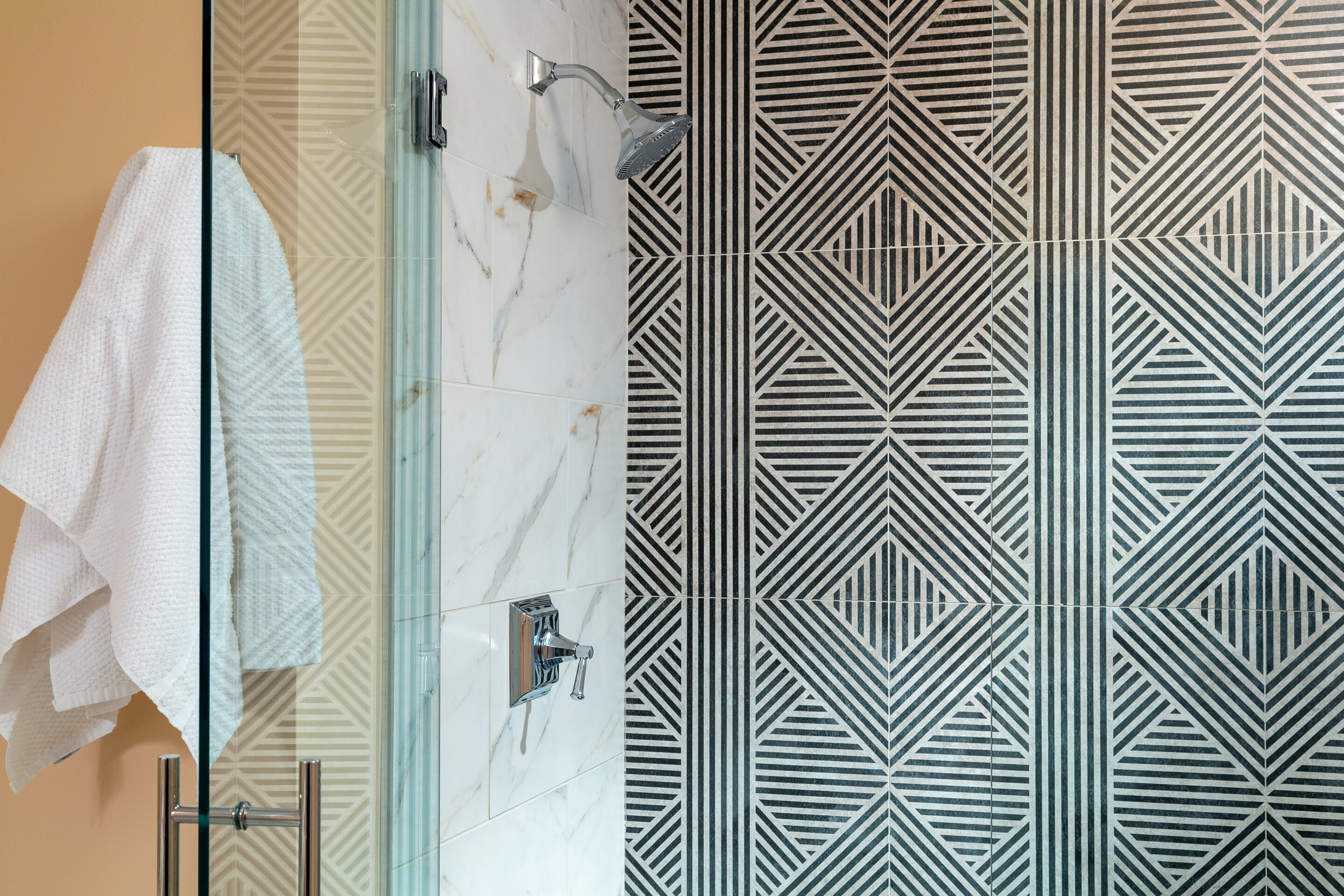 Shower Details - Roanoke Hotel Rooms