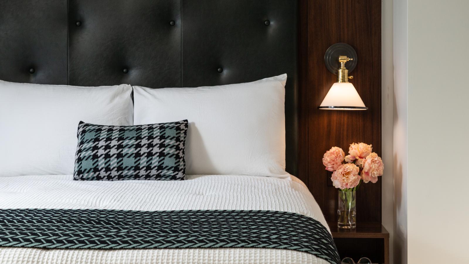 Classic Queen - Roanoke Hotel Rooms