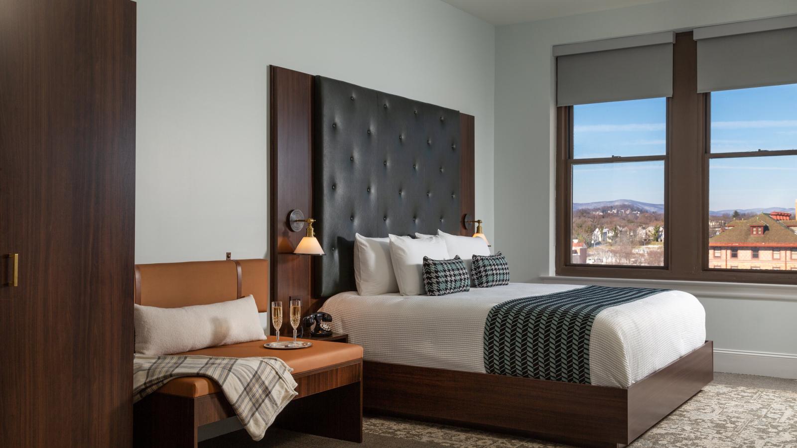 Classic King - Roanoke Hotel Rooms